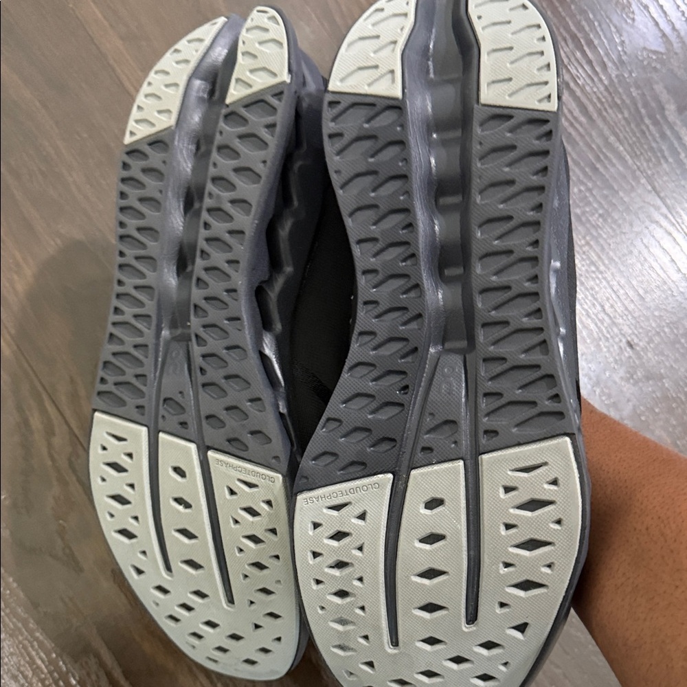 On Cloud Running Shoes for Men - Black - Picture 7 of 10